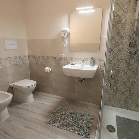 Un Girasole Sul Mare - & *