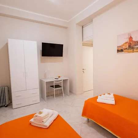 Un Girasole Sul Mare - & *