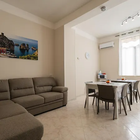 Un Girasole Sul Mare - & Apartman